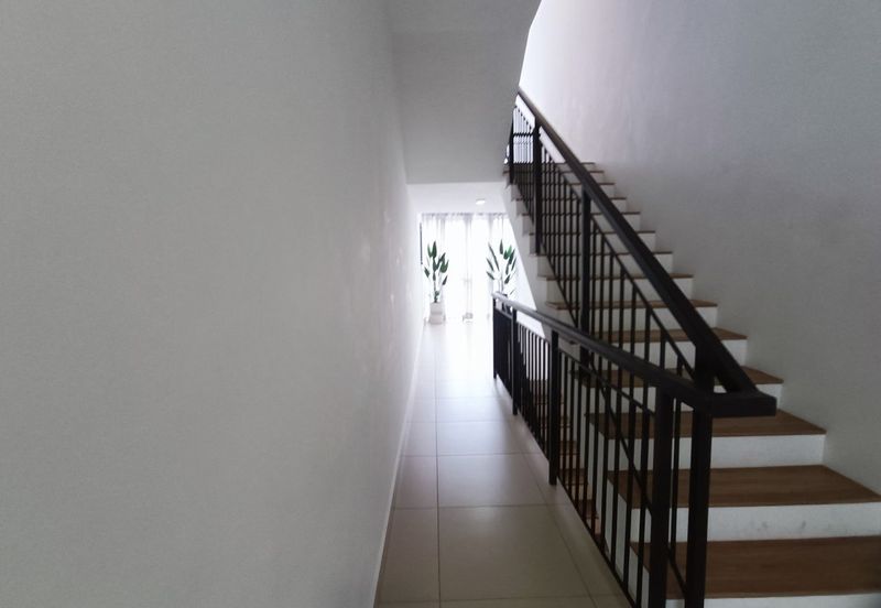 Partly Furnished 2 Storey Upper floor Townhouse @ Rimbun Sanctuary, Bu