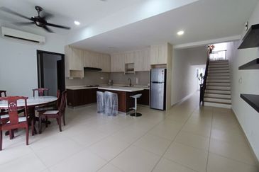 Partly Furnished 2 Storey Upper floor Townhouse @ Rimbun Sanctuary, Bu