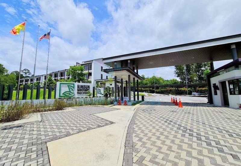 Partly Furnished 2 Storey Upper floor Townhouse @ Rimbun Sanctuary, Bu