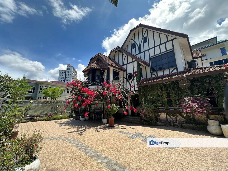 British Colonial Concept Bungalow Genting Permai Gohtong Jaya, Pahang, Genting Highlands