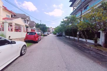 Seksyen 2, Bandar Country Homes