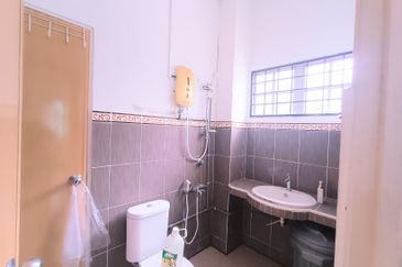 Seksyen 2, Bandar Country Homes