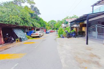Jalan Tasik Tambahan 1