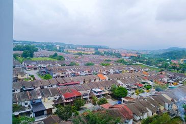 Avia Plus Apartment, Bandar Country Homes