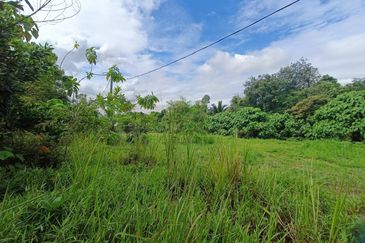 Kampung Sungai Pelong