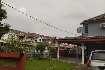 Seksyen 4, Bandar Country Homes