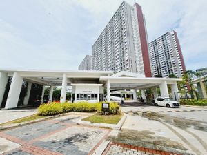 Lakefront Residence Cyberjaya Apartment for Sale @RM360,000 By RAZIAH ...