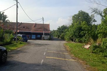 2.4acre NONBUMI Agricultural Land @ Taman PAHLAWAN Telok Panglima Garang
