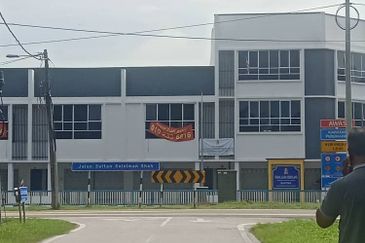 1st layer NONBUMI Kuala Langat land, Individual Title