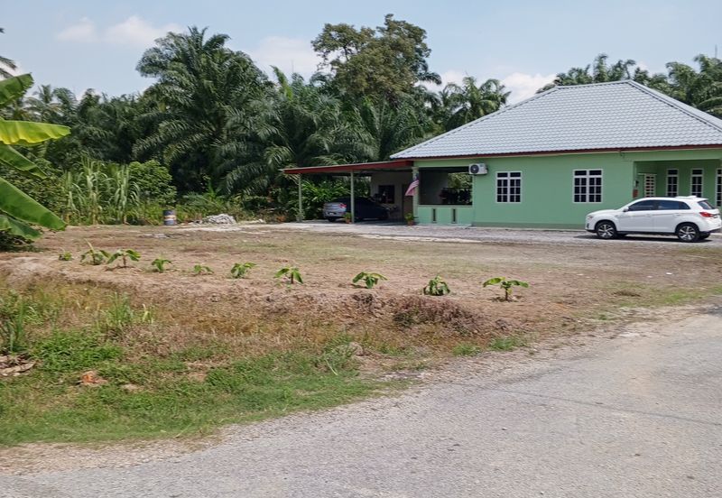 Tanah Lot Banglo yang luas di Pelabohan Dagang Berdekatan KLIA
