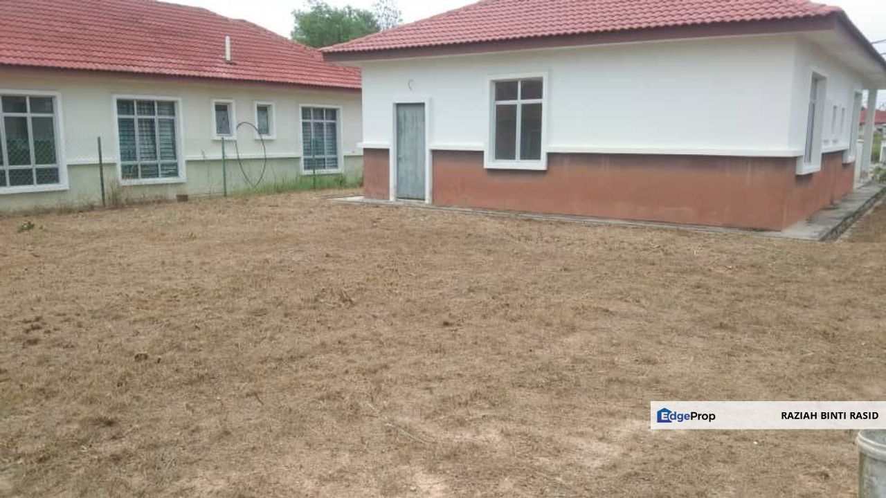 Single Storey Bungalow @ Mahkota Hill Lenggeng, End Unit, Negeri Sembilan, Lenggeng