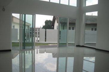 3 Stories Bungalow Sea Park for Sale