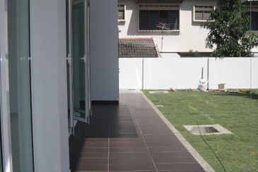 3 Stories Bungalow Sea Park for Sale