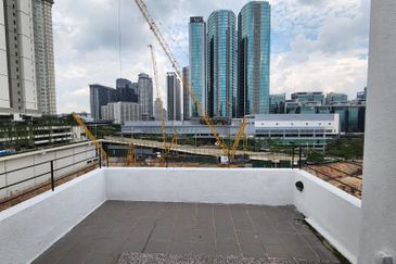 Centrio SoHo @ Pantai Hillpark