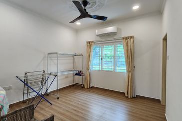 2 Stories Bungalow, Jalan Jugra, Jln Klang Lama Exclusively For Sale