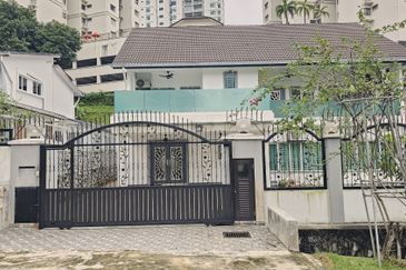 2 Stories Bungalow, Jalan Jugra, Jln Klang Lama Exclusively For Sale