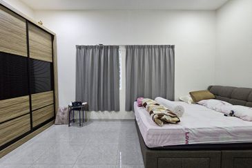 2 Stories Bungalow, Jalan Jugra, Jln Klang Lama Exclusively For Sale