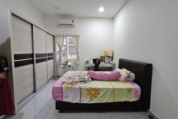 2 Stories Bungalow, Jalan Jugra, Jln Klang Lama Exclusively For Sale