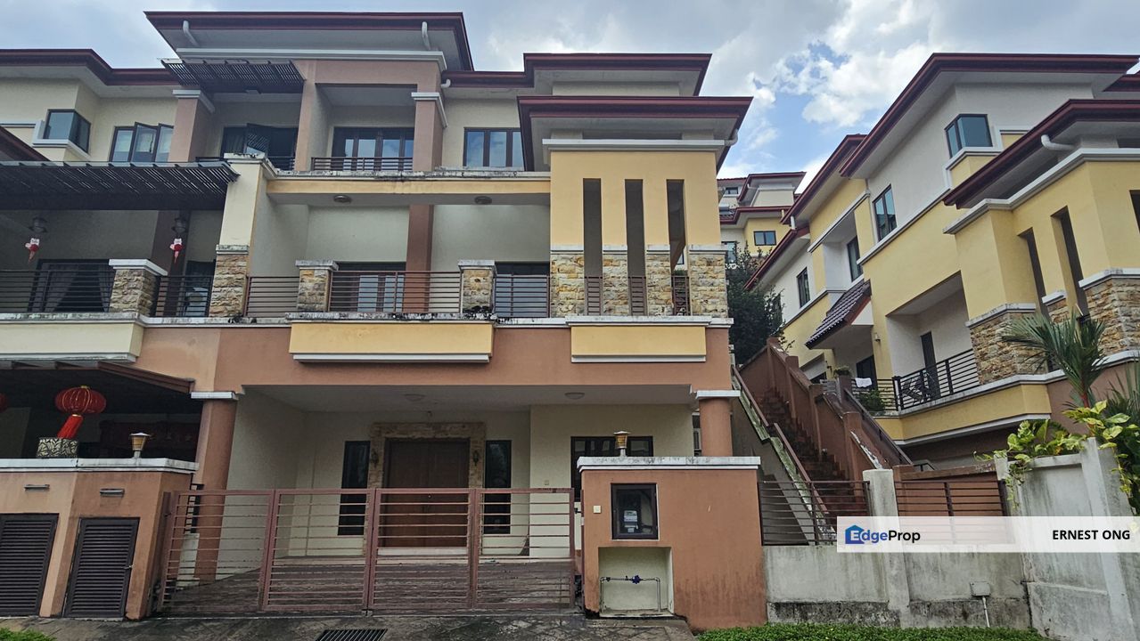3 Stories Corner Sierra Seputeh SemiD House for Sale for Sale RM3,000