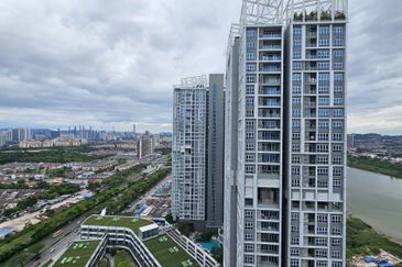 Aurora Tower @ Eco Sky