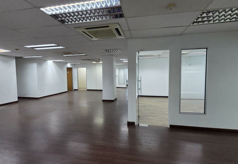 Large Space Whole Floor Partly Fitted Office For Rent in Seksyen 51a