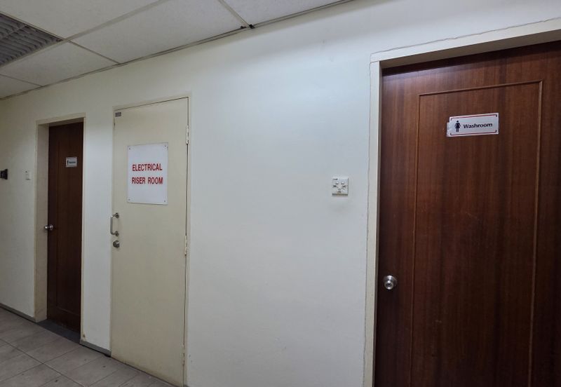 Large Space Whole Floor Partly Fitted Office For Rent in Seksyen 51a
