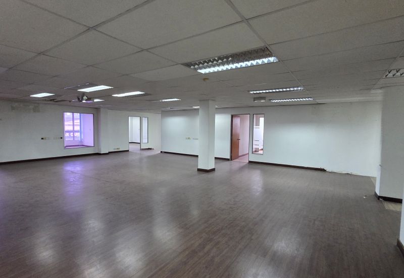 Large Space Whole Floor Partly Fitted Office For Rent in Seksyen 51a
