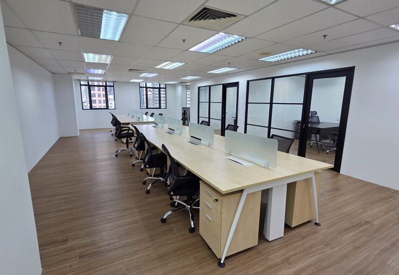 Fully Fitted 1,560 sqft, 14 Workstation UOA Jln Pinang Office For Rent
