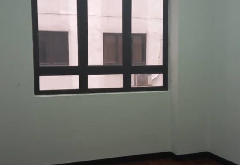 Mutiara Oriental Condominium