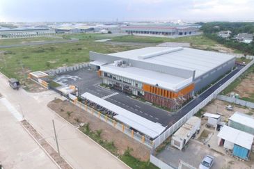 West Port, Pulau Indah