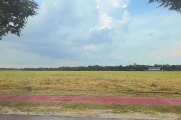 West Port, Pulau Indah