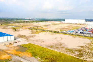 West Port, Pulau Indah