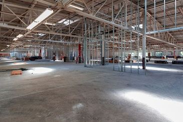 West Port, Pulau Indah