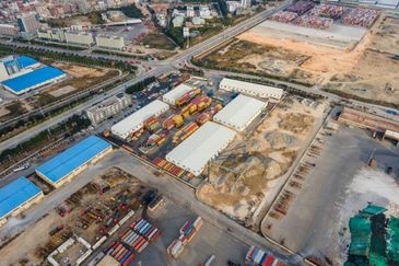 West Port, Pulau Indah