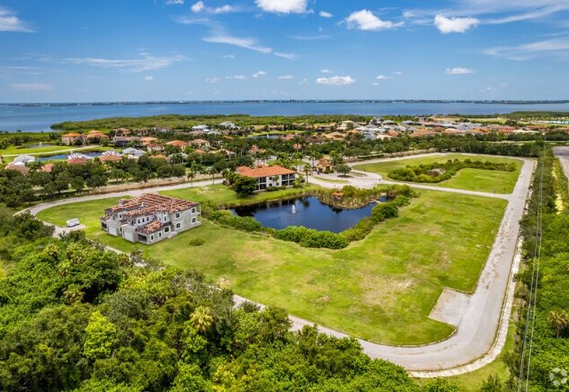 West Port, Pulau Indah