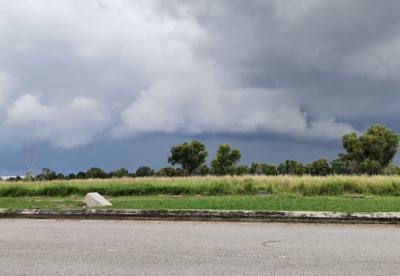 West Port, Pulau Indah