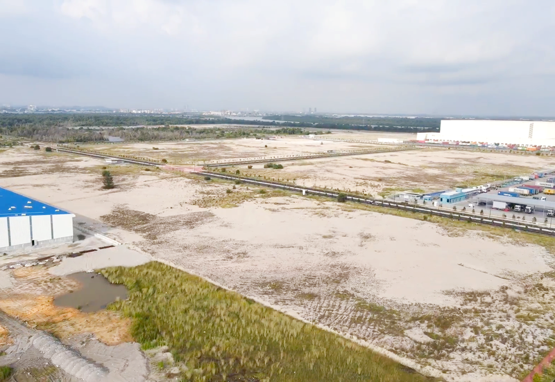 West Port, Pulau Indah