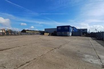 West Port, Pulau Indah