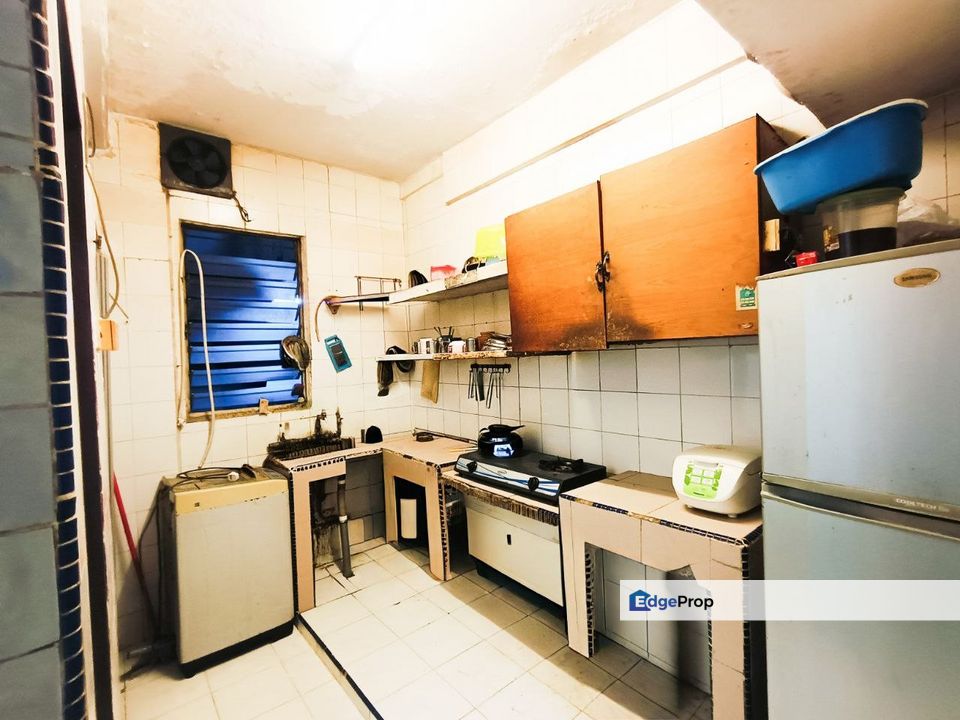 PANGSAPURI SRI AYU BANDAR PUTERA KLANG TINGKAT 1, Selangor, Klang