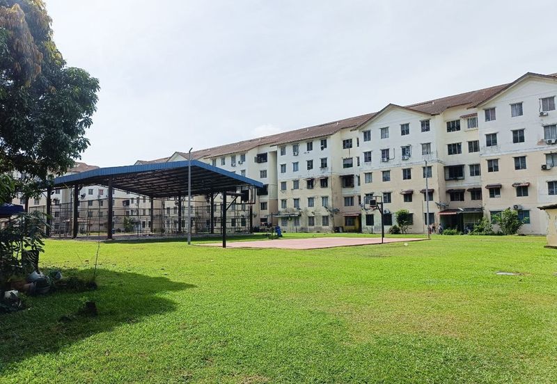 PANGSAPURI SRI AYU BANDAR PUTERA KLANG TINGKAT 2