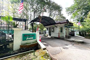 Menara Jade (Jade Tower), Taman Bukit Indah