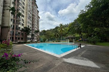 Menara Jade (Jade Tower), Taman Bukit Indah