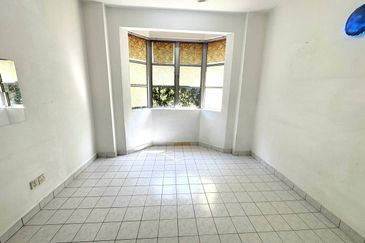 Seri Baiduri Apartments @ Setia Alam