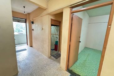 Flat PKNS, Kampung Kerinchi