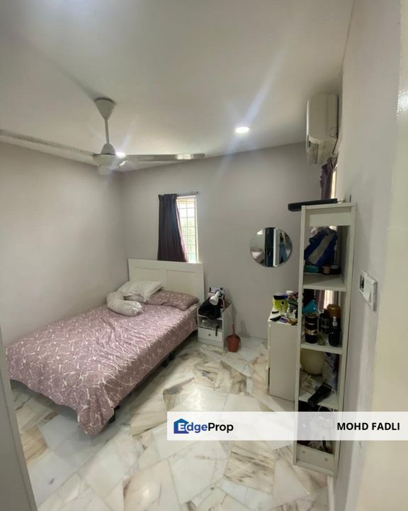 Spacious 3-bedroom, 2-bathroom apartment on a low floor, Kuala Lumpur, Setapak