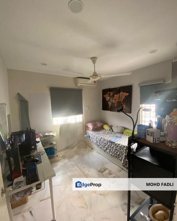 Spacious 3-bedroom, 2-bathroom apartment on a low floor, Kuala Lumpur, Setapak