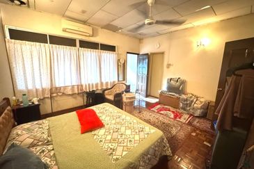 Taman Lembah Keramat AU5