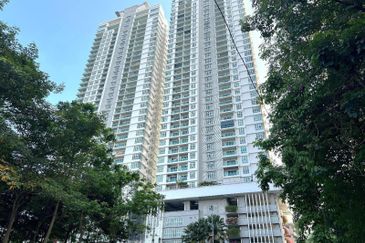 Royal Regent Sri Putramas III