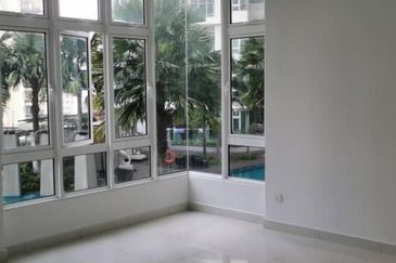 Royal Regent Sri Putramas III