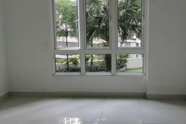 Royal Regent Sri Putramas III